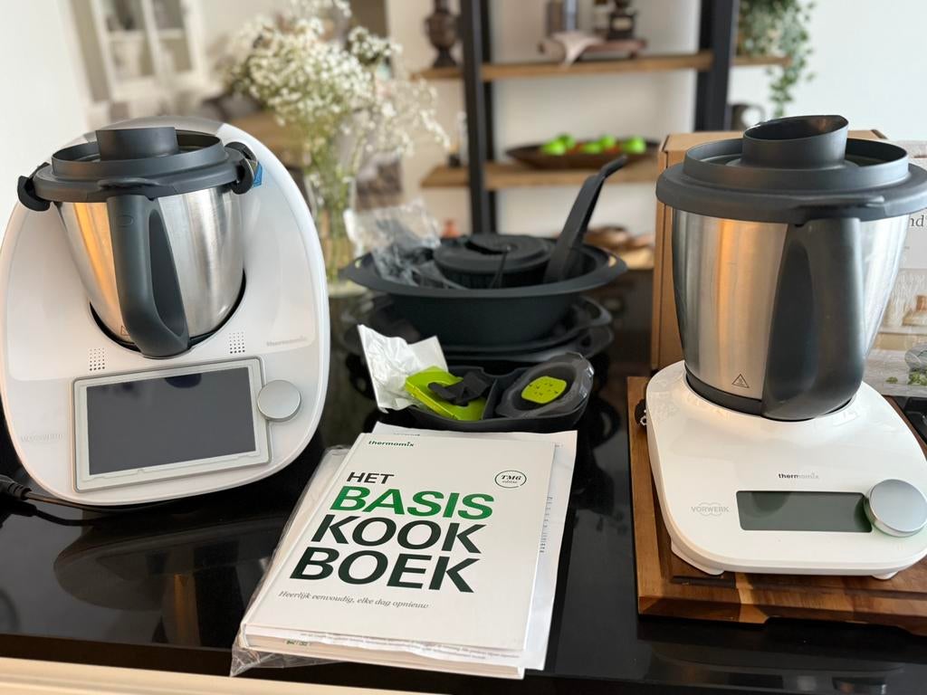 Thermomix 6 met thermofriend + extra beker - nieuwstaat, Elektronische apparatuur, Keukenmixers, Ophalen, 3 snelheden of meer
