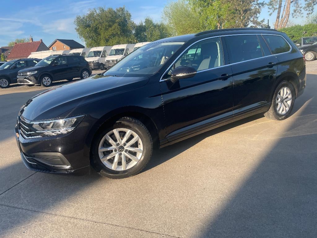 Vw Passat Variant 1.5 TSI Style Business  DSG - Automatic, Auto's, 4 cilinders, Zwart, Bedrijf, 1470 kg