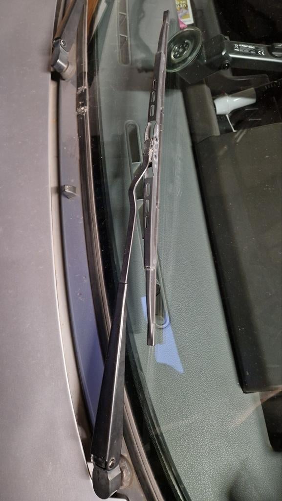 Renault R5 (Super5) 1990, bras d'essuie-glace recherchés., Envoi, Renault