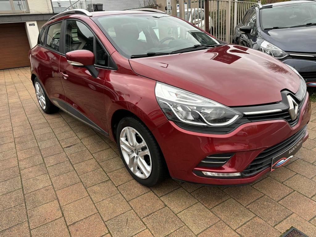 Renault Clio benzine van 2018, Euro 6, Bedrijf, 66 kW, Rood