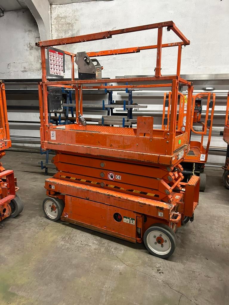 Skyjack SJIII3219 schaarlift, Ophalen