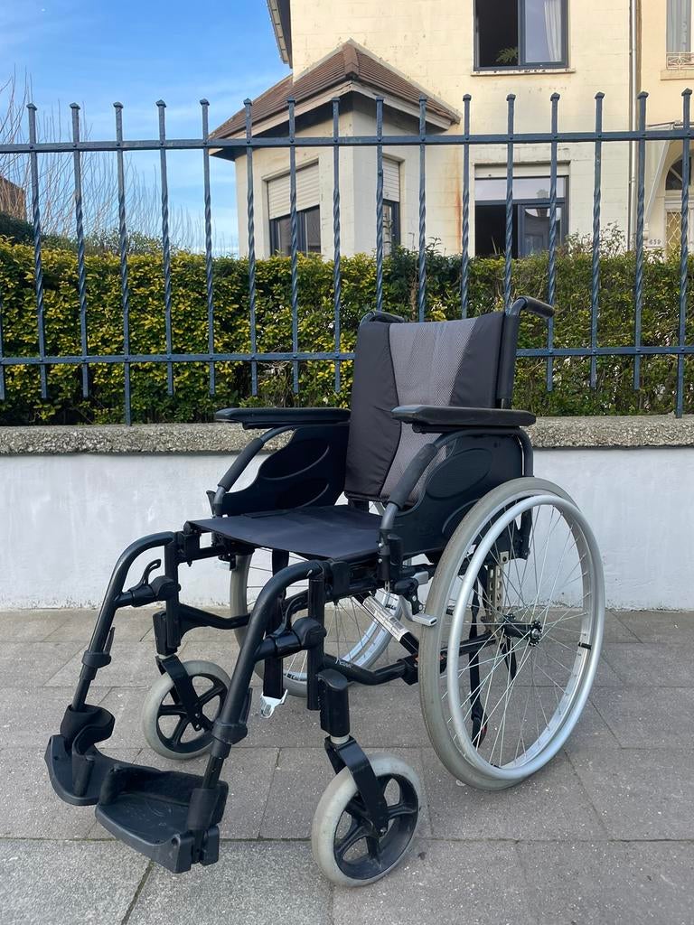 Chaise roulante pliable Invacare Esprit 3 Action état neuf, Divers, Enlèvement ou Envoi, Pliant, Comme neuf, Fauteuil roulant manuel