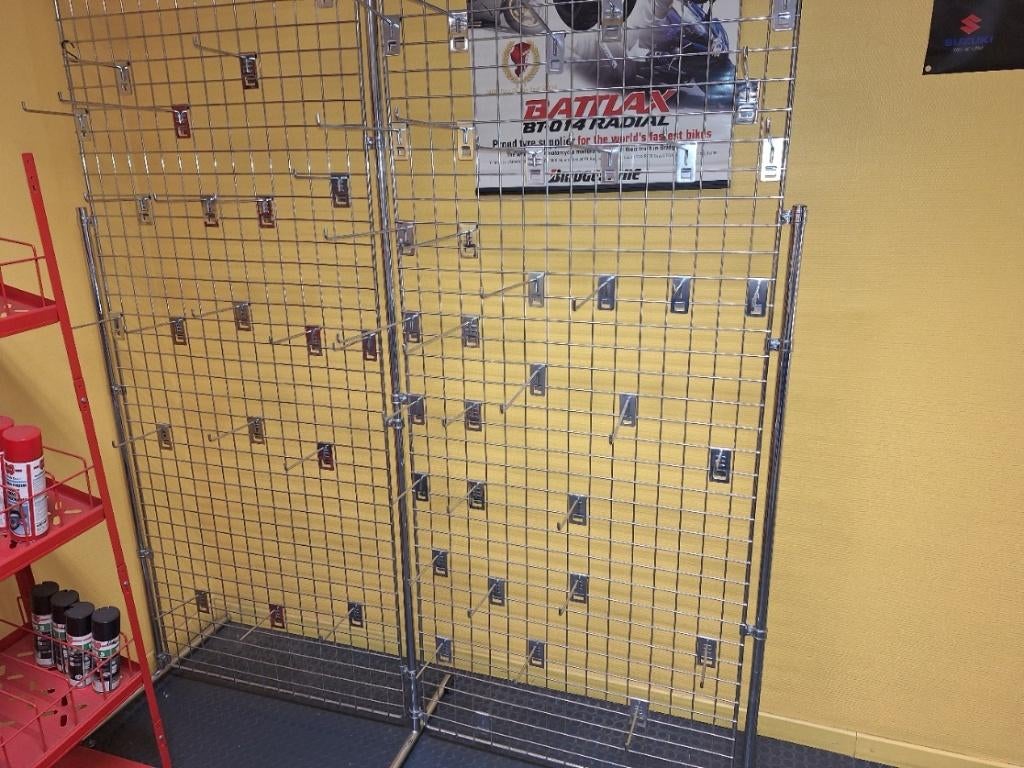 étagère de vente au détail, Enlèvement, Motos Raes, Info@motosraes.be, Heidelbergstraat 63