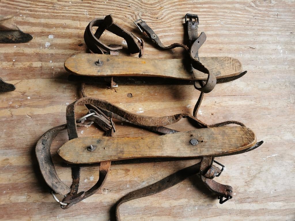 antieke schaatsen, Ophalen