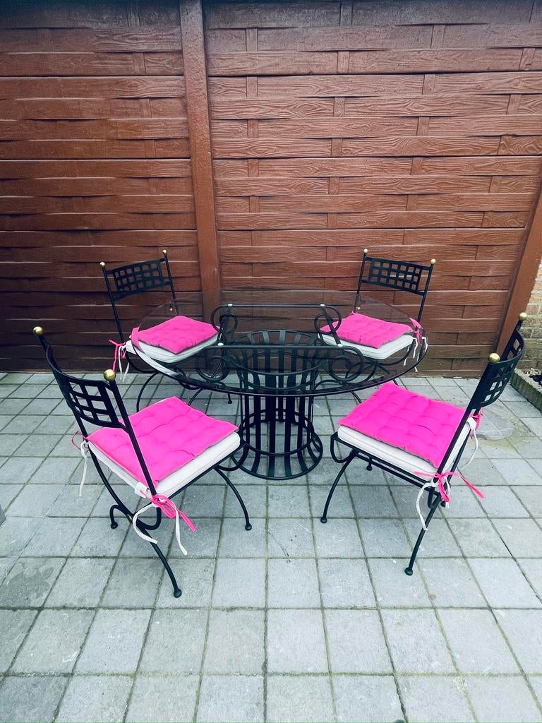 Smeedijzeren tafel en 4 stoelen, Ophalen, Zo goed als nieuw