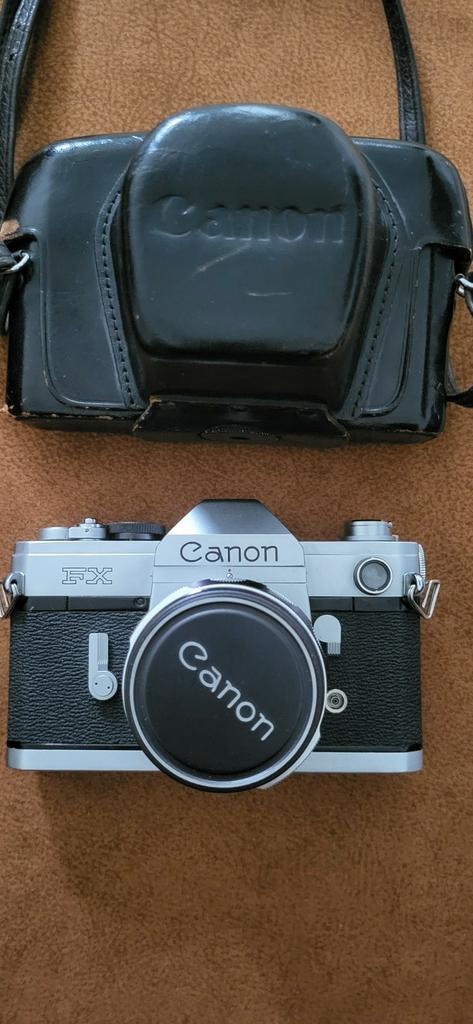 Canon FX slr camera, Canon FL 50mm 1:1.8 lens, paraattas, Ophalen of Verzenden, Zo goed als nieuw, Spiegelreflex, Canon