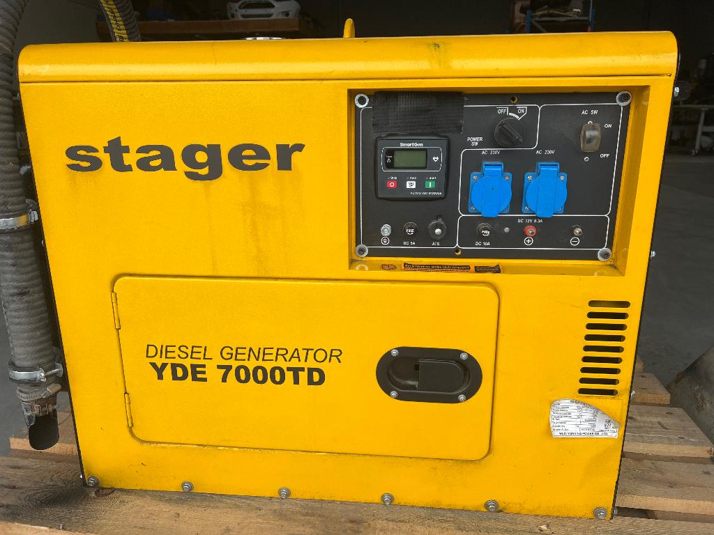 Diesel stroomgroep 5,5kva in nieuwstaat, Doe-het-zelf en Bouw, Ophalen, Dieselolie, Geluidgedempt, Zo goed als nieuw