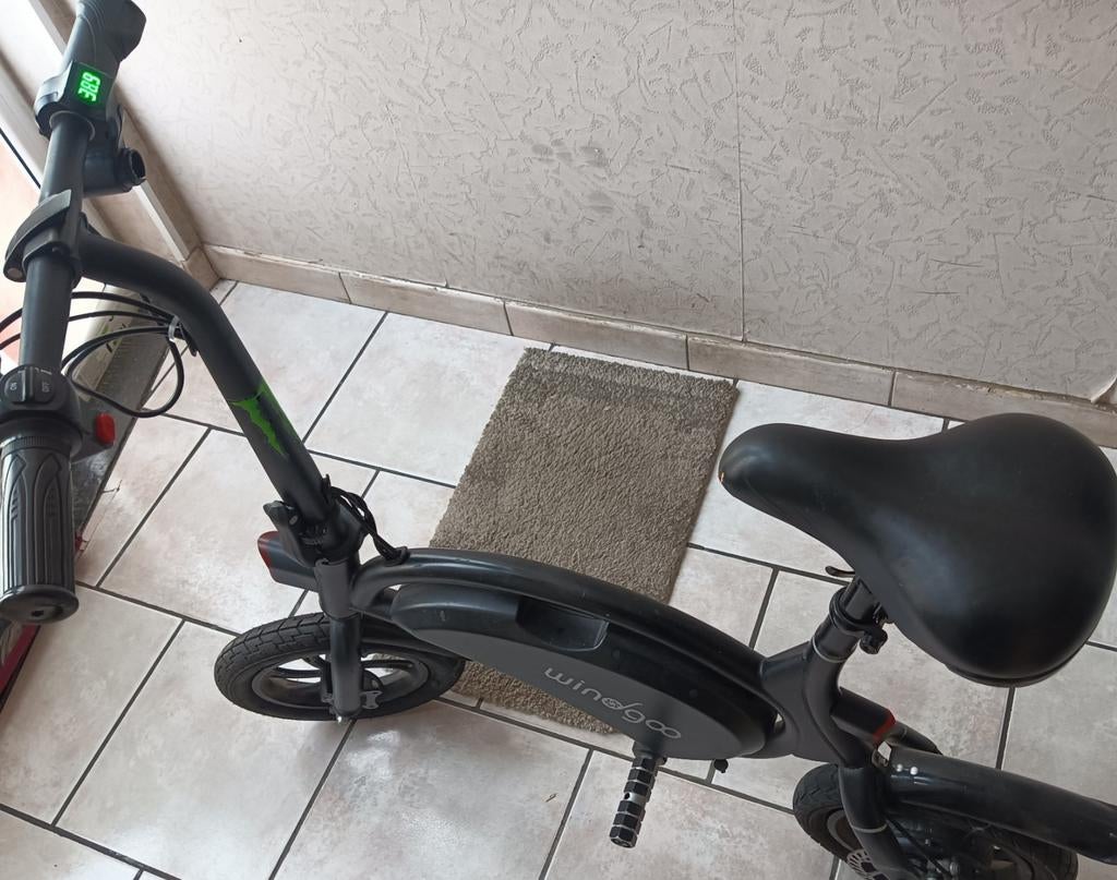 Trottinette électrique avec siège, Vélos & Vélomoteurs, Trottinettes, Enlèvement