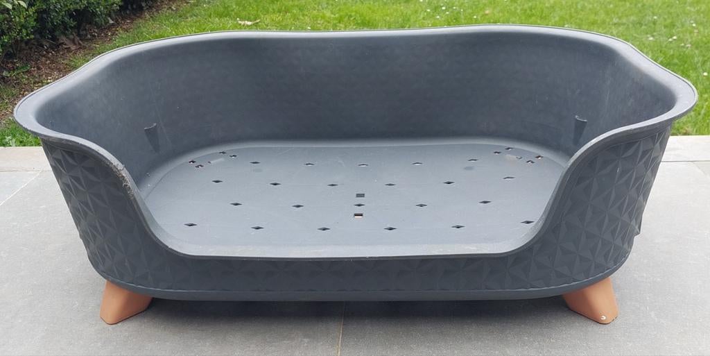 Beau grand panier sur pieds, Enlèvement