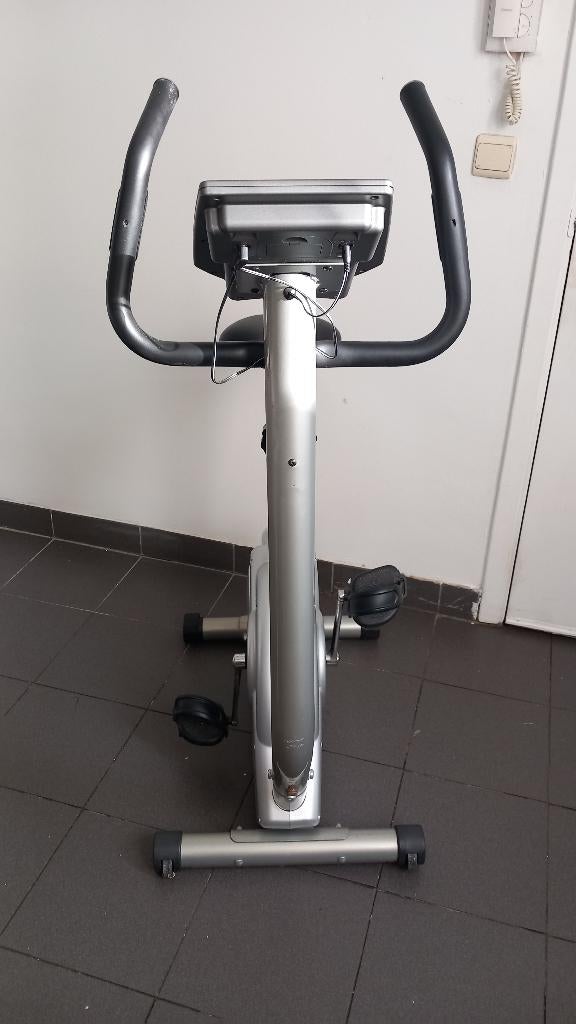 Vends un vélo d'appartement, Comme neuf, Enlèvement, Jambes, Vélo d'appartement