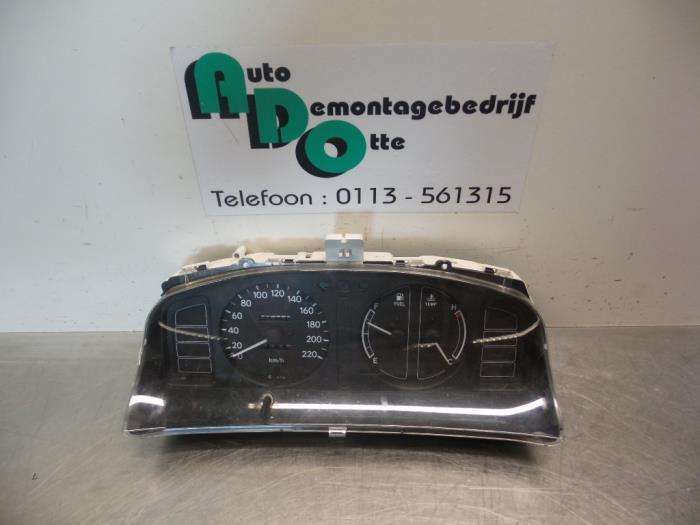 Instrumentenpaneel van een Toyota Corolla (Corolla 96-), Auto-onderdelen, Dashboard en Schakelaars, Toyota, Gebruikt, 3 maanden garantie