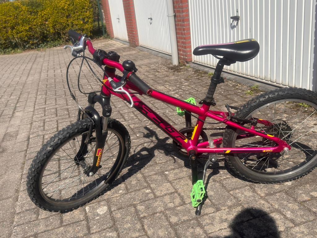 Meisjes mountainbike 20 inch, Fietsen en Brommers, Ophalen
