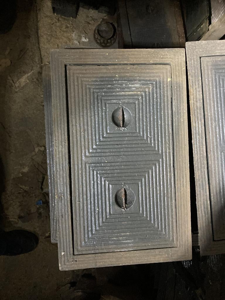 putdeksel dubbel gietijzer, Ophalen, Zo goed als nieuw, Overige materialen