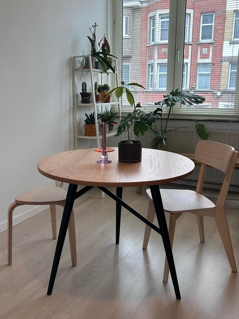 Table ronde 3 personnes en chêne, Enlèvement, Comme neuf, Chêne