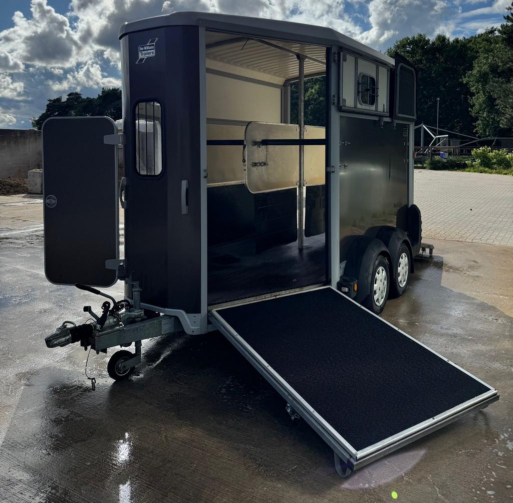Ifor Williams HB511 paardentrailer - Voorlader - camera, Dieren en Toebehoren, Paarden en Pony's | Trailers en Aanhangwagens, Ophalen