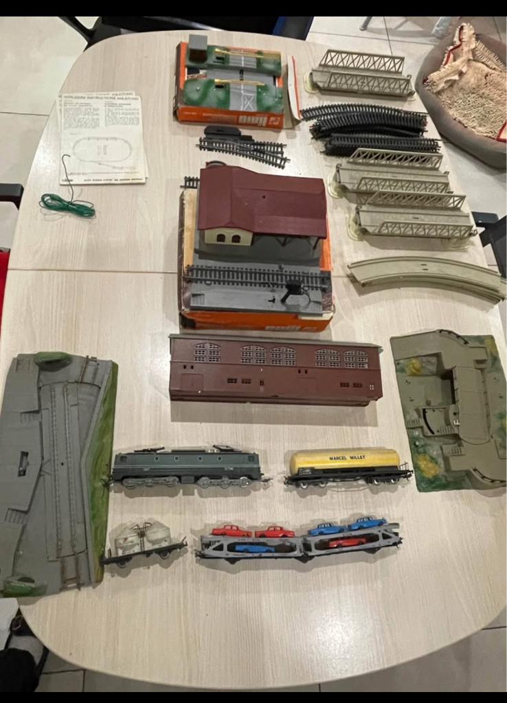 Trein en accessoires in Lima, Hobby en Vrije tijd, Modeltreinen | H0, Ophalen of Verzenden, Gebruikt, Treinset, Lima