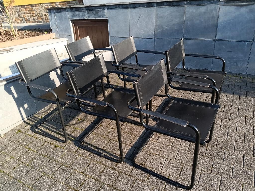 6 chaises en porte-à-faux noires, d'après la chaise B34 de M, Maison & Meubles, Chaises, Enlèvement