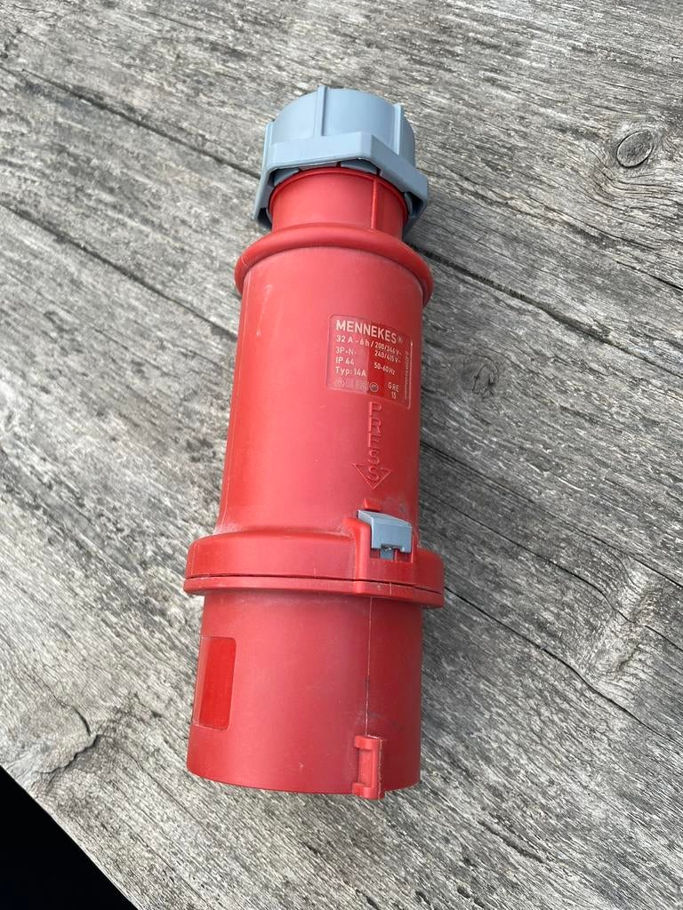 Mennekes 32A stekker, Ophalen, Zo goed als nieuw, Stekker