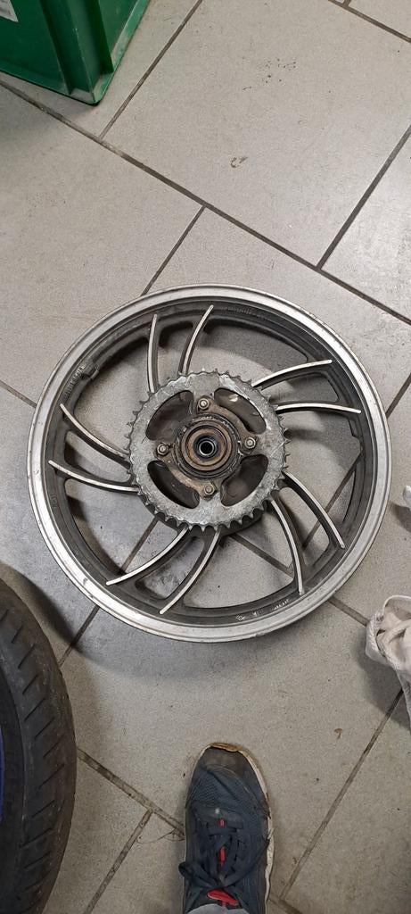 Jante arrière yamaha rdlc 4l0, Motos