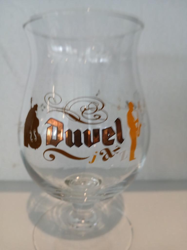 Ancien verre sur pied DUVEL JAZZ contrebass saxo, Collections, Enlèvement ou Envoi, Comme neuf, Verre ou Verres, Duvel