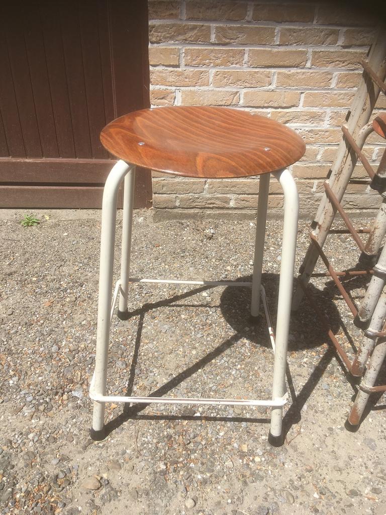 3 vintage Ahrend de Cirkel schoolkrukjes, Ophalen