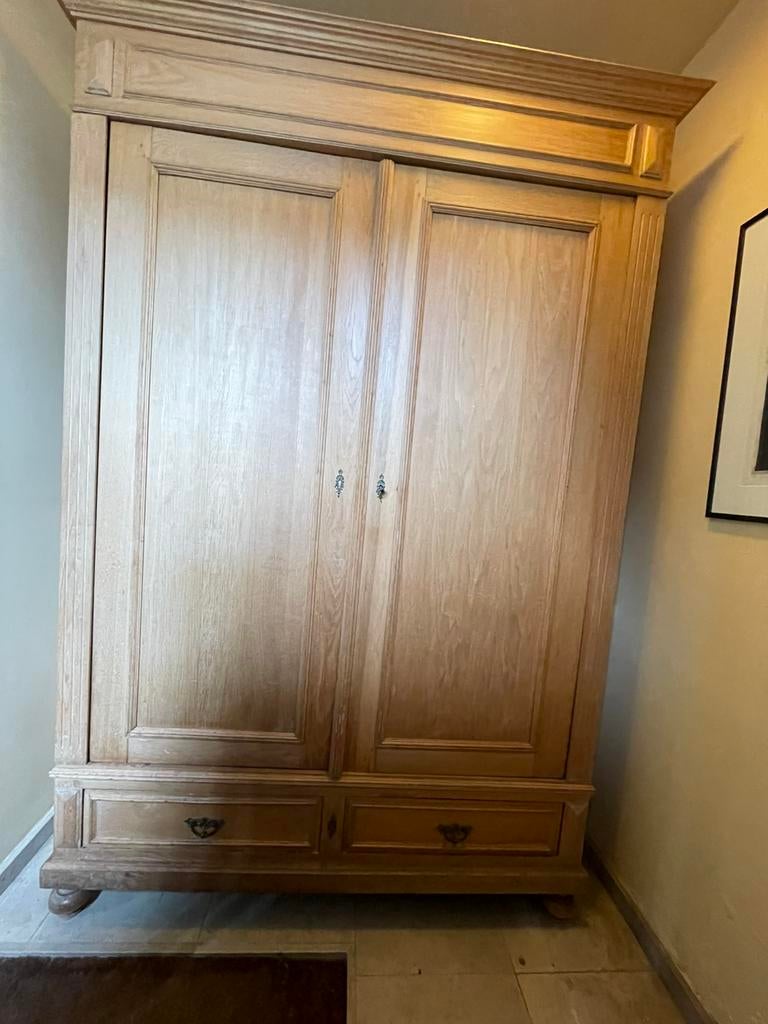 Armoire ancienne à deux portes — Chêne massif, Maison & Meubles, Enlèvement, Comme neuf, Chêne