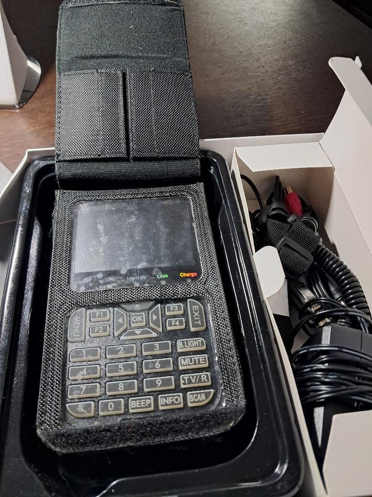 SATLINK-satellietmeter, Audio, Tv en Foto, Schotelantennes, Ophalen, Zo goed als nieuw, (Schotel)antenne-accessoires, Overige merken