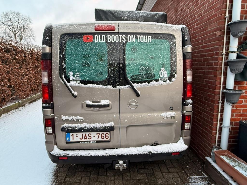 Complete daktent met houders van Thule, Ophalen