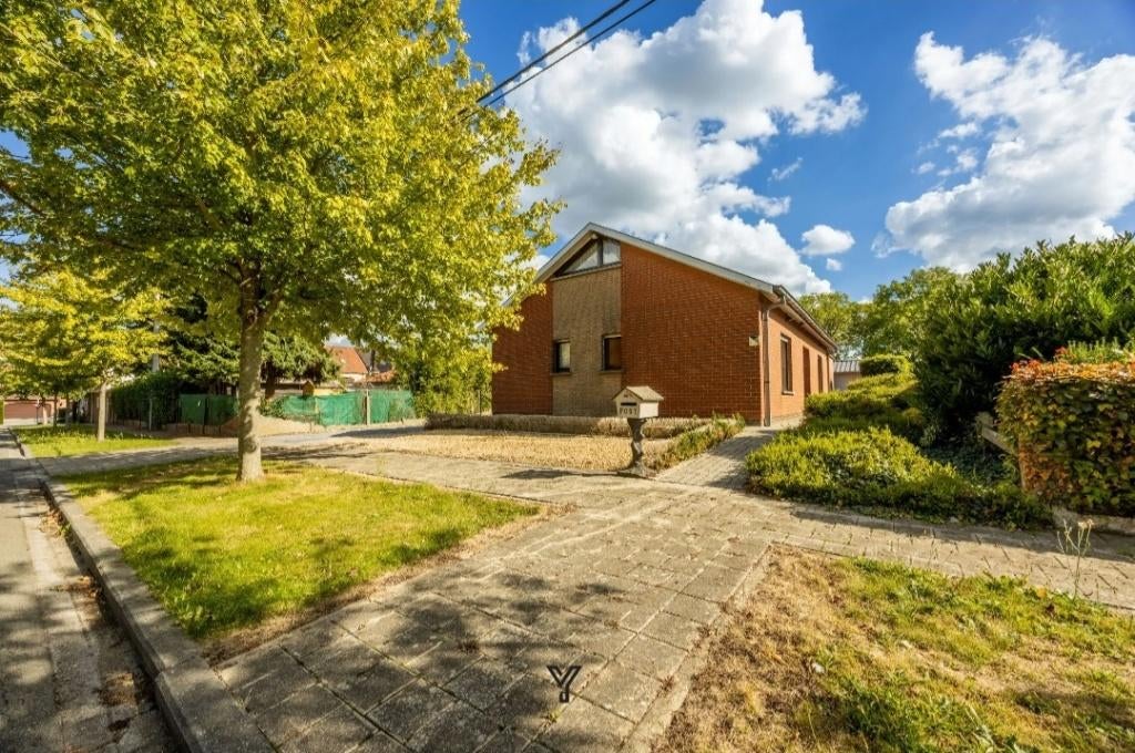 Traploze woning met zonnige tuin te 8552 Moen, Immo, Huizen en Appartementen te koop, Provincie West-Vlaanderen, 500 tot 1000 m²