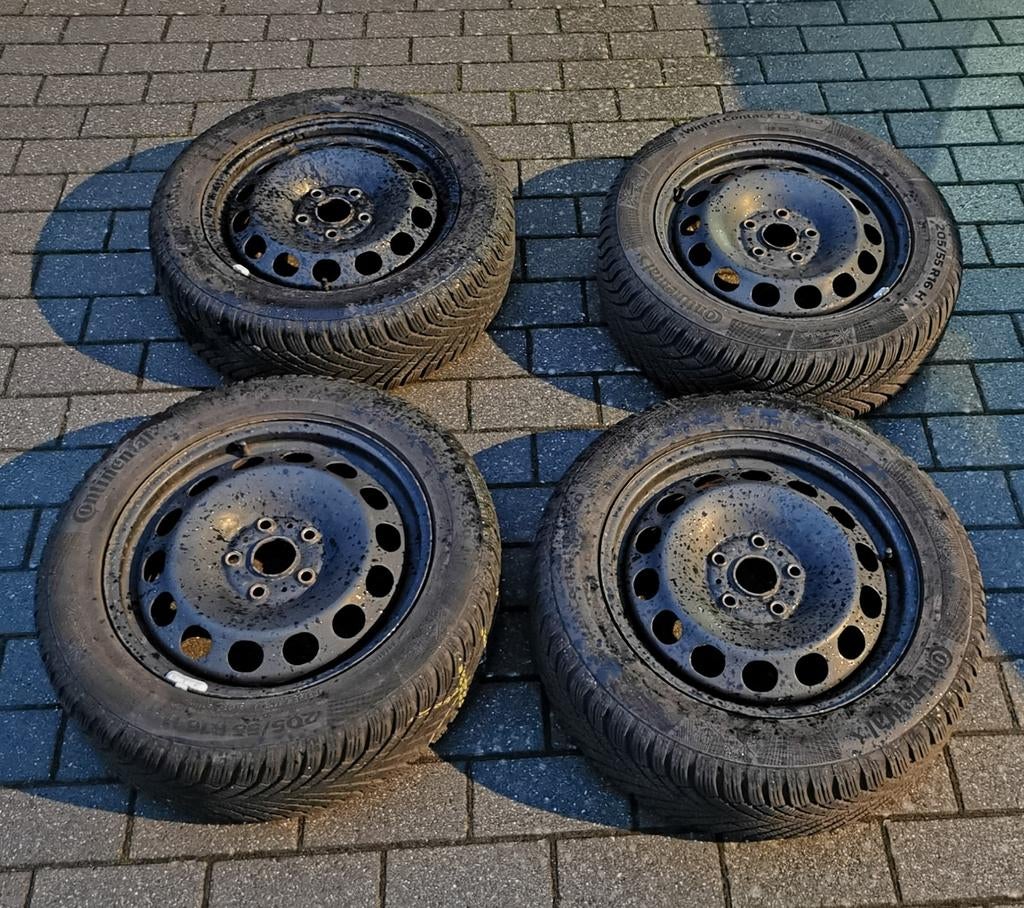 Vw-Audi stalen velgen met winterbanden, maat: 205/55/R16 91H, Auto-onderdelen, Banden en Velgen, Ophalen