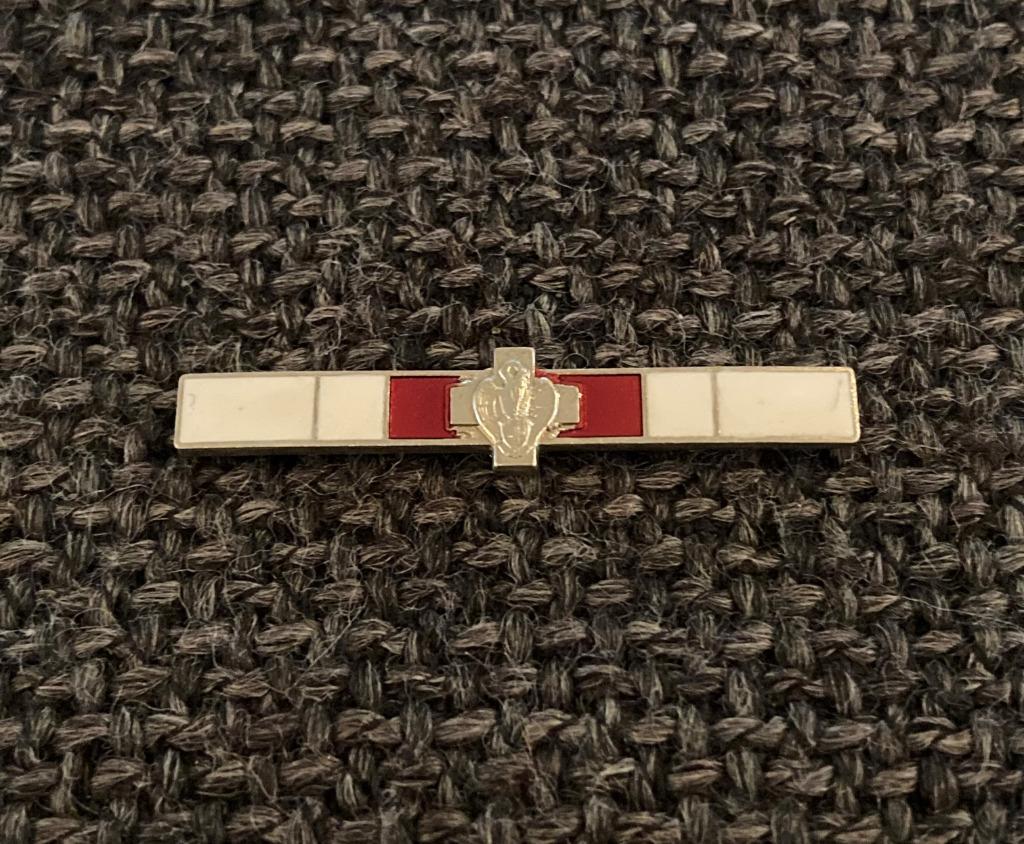 PIN - RODE KRUIS - CROIX ROUGE, Collections, Envoi, Utilisé, Autres sujets/thèmes, Insigne ou Pin's