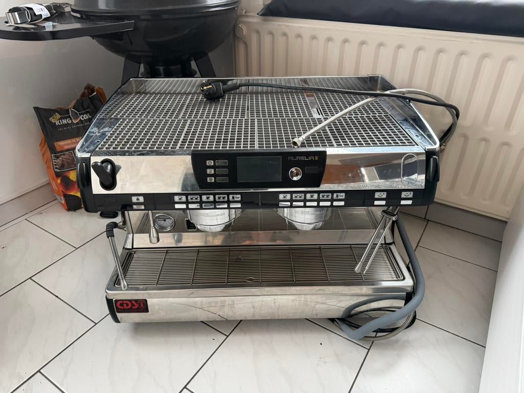 Nuova Simonelli Aurelia II Digit – machine café pro 2 grp, Articles professionnels, Enlèvement ou Envoi, Utilisé, Café et Espresso