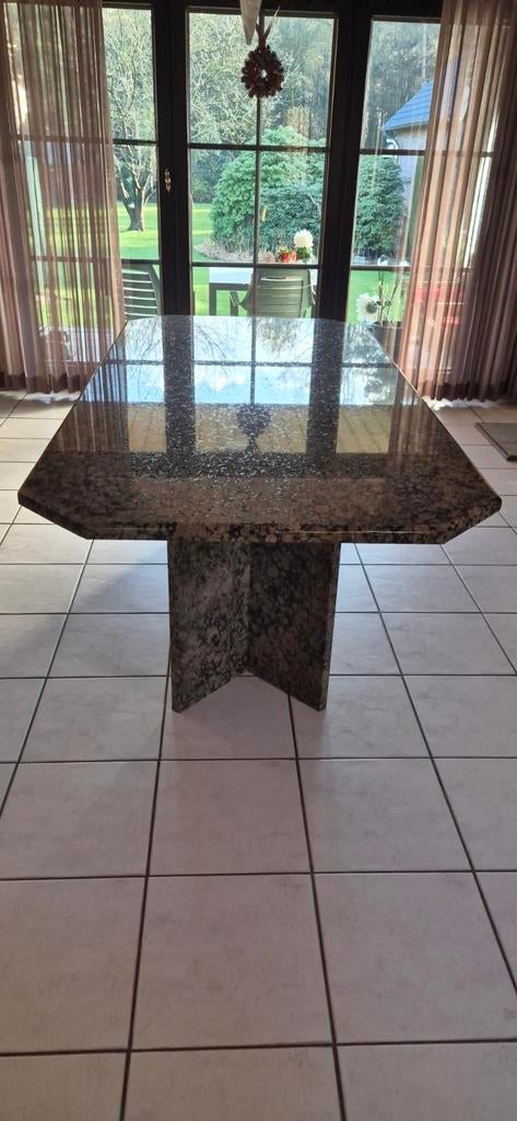 tafel met stoelen en salontafel. (GRANIET), Huis en Inrichting, Ophalen