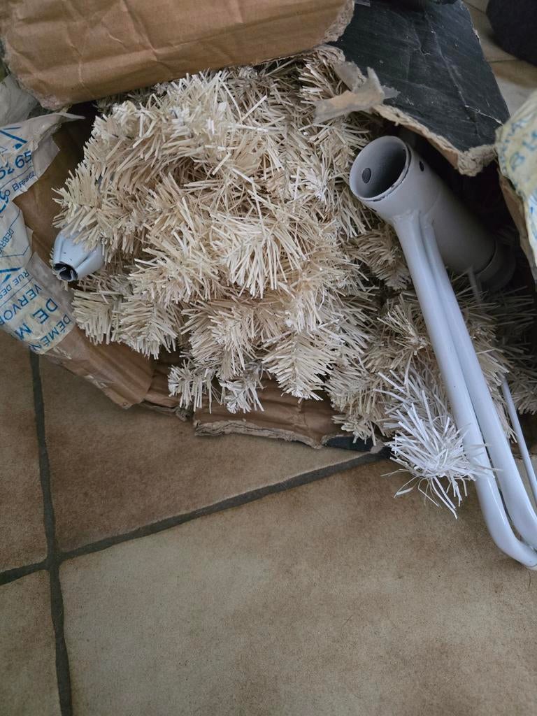 Sapin de noel artificiel, Enlèvement