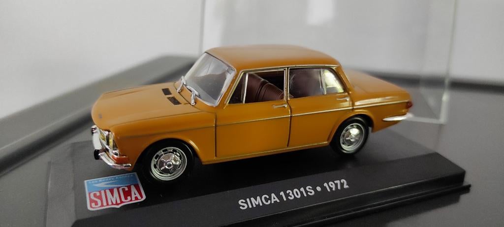 Simca 1301S orange 1972, 1:43 dans vitrine, Hobby & Loisirs créatifs, Voitures miniatures | 1:43, Enlèvement ou Envoi