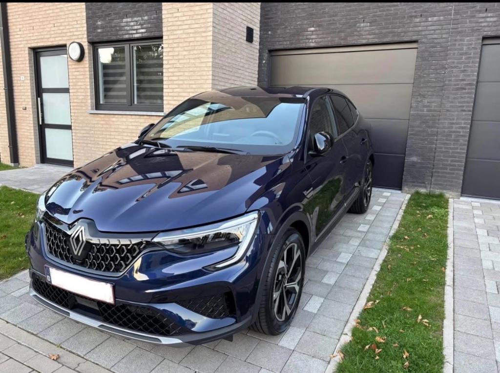 Renault Arkana techno mild hybride 140 EDC, Auto's, Automaat, Arkana, Zwart, Blauw