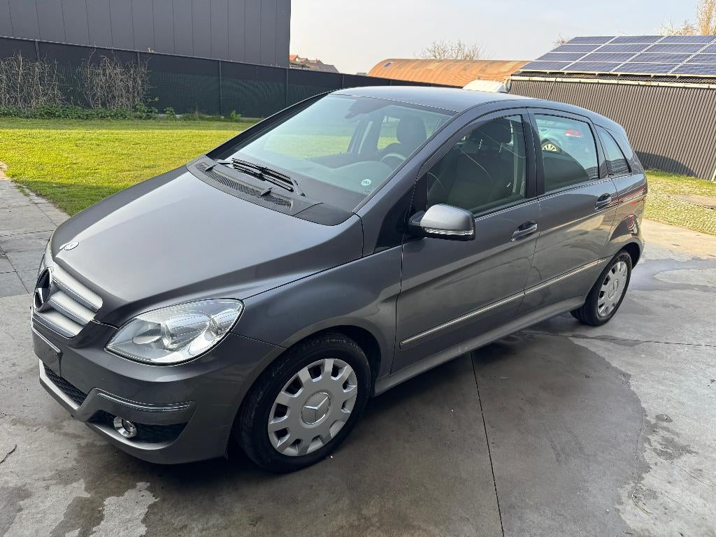 Mercedes B180 cdi reeds gekeurd voor verkoop, Autos, Argent ou Gris, Achat, Capteur de lumière, Boîte manuelle
