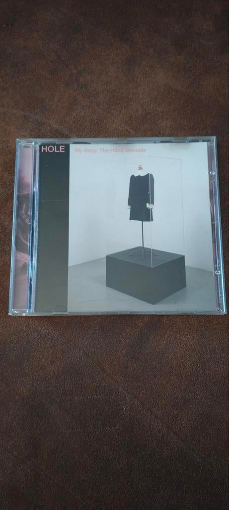 Cd Hole - My Body, the hand grenade, Enlèvement