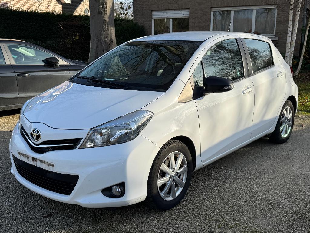 Toyota Yaris 1.3i / 87.000km / Automaat / Airco / Euro 5, Auto's, Euro 5, Stof, Zwart, 4 cilinders
