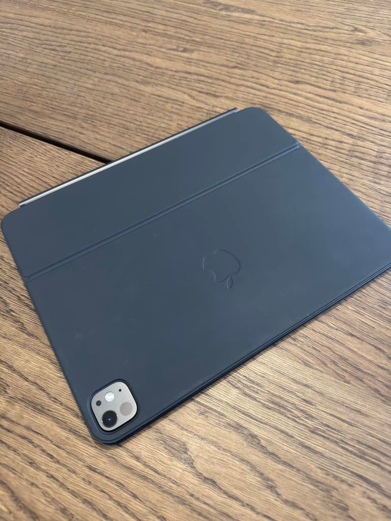 IPAD PRO 13inch M4 - 256GB met toetsenbord en case, Enlèvement, Comme neuf, 13 pouces