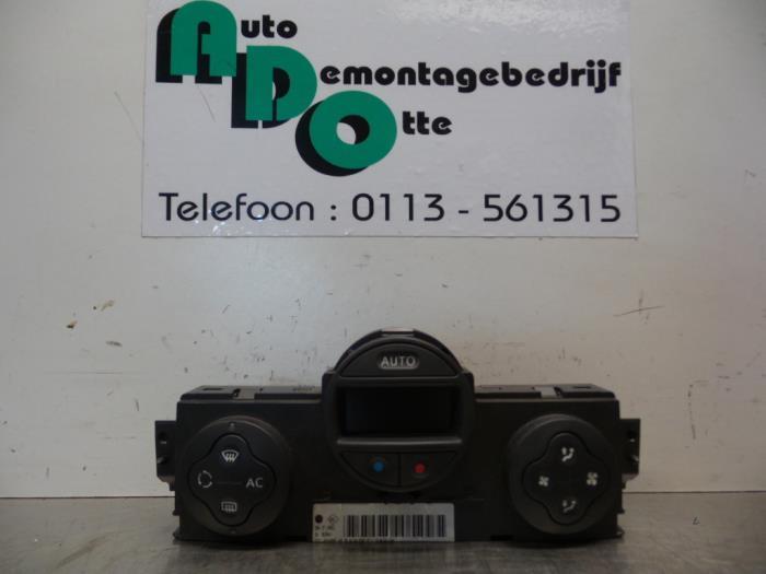 Panneau de commandes chauffage d'un Renault Megane (Megane 2, Autos : Pièces & Accessoires, Renault, -, 3 mois de garantie, Utilisé