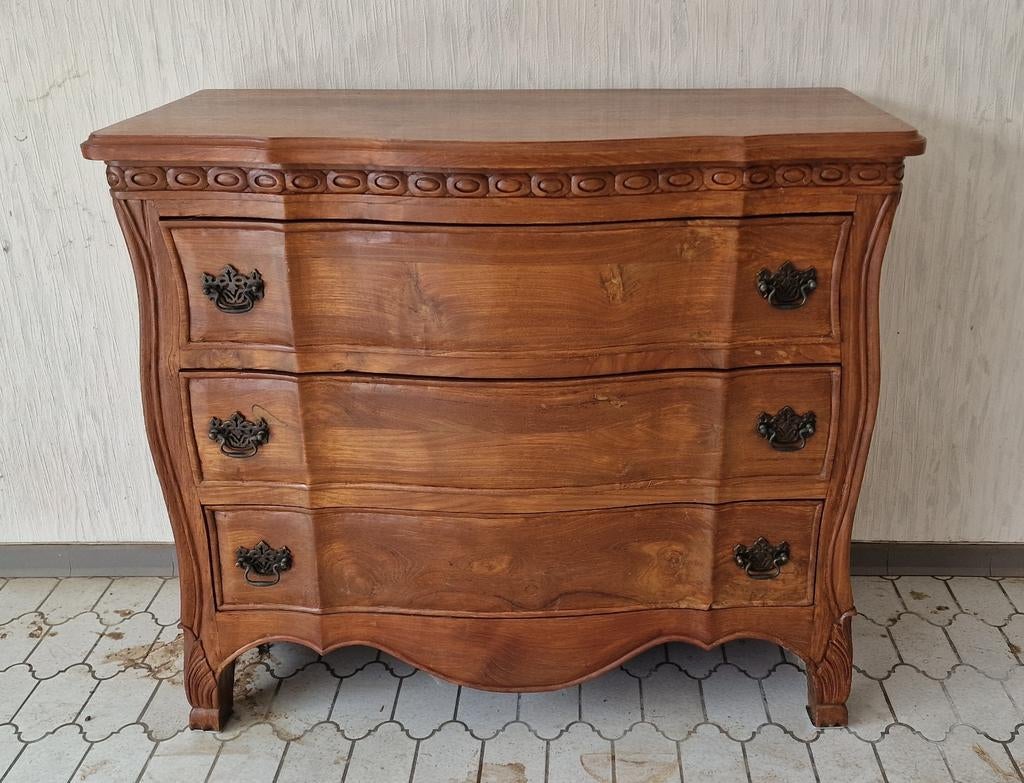 Tres belle Commode Galbée 18 ème, Maison & Meubles, Armoires | Commodes, Enlèvement