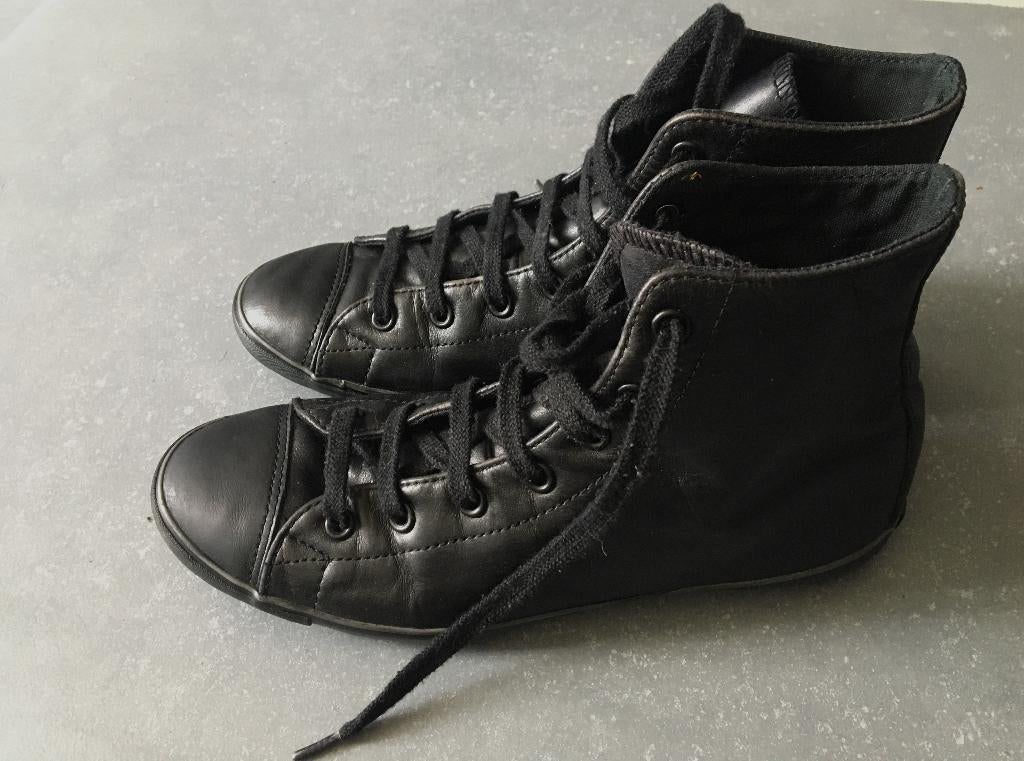 Converse all stars hoge sneaker ECHT LEDER maat 38, Kleding | Dames, Schoenen, Ophalen of Verzenden, Zo goed als nieuw, Sneakers