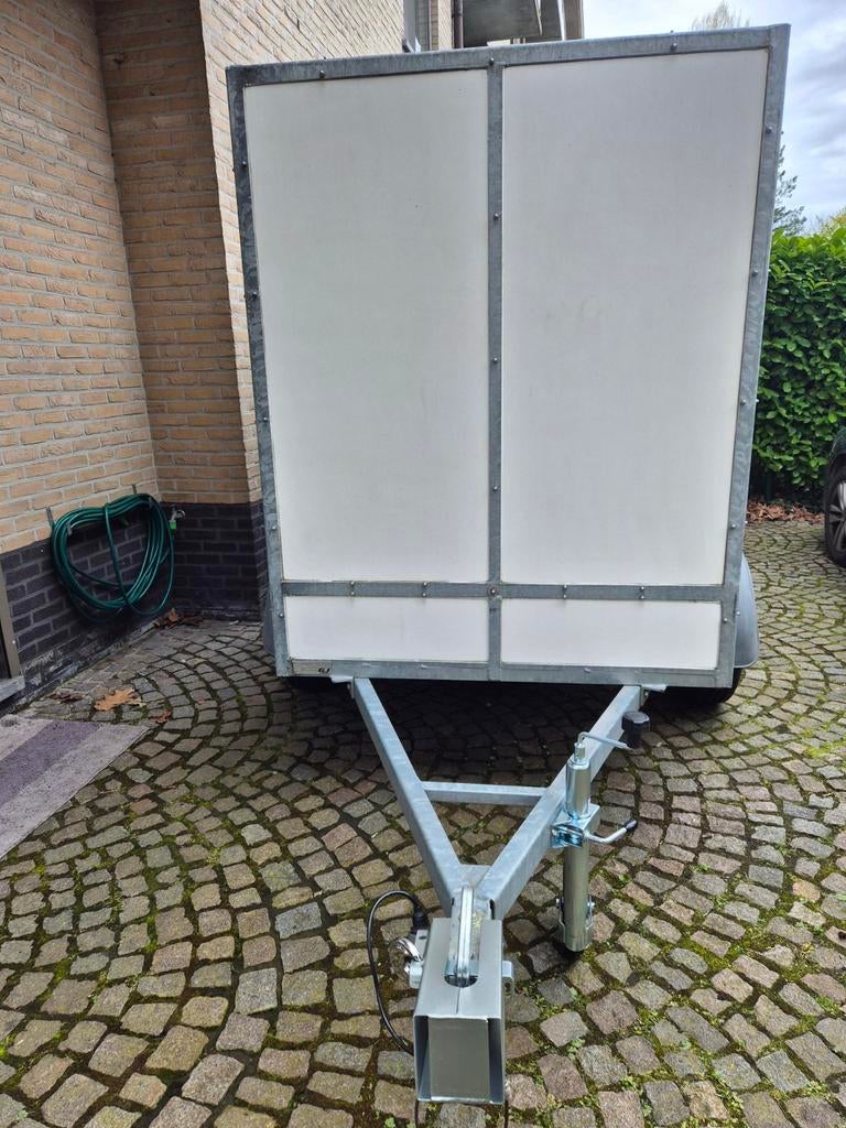 Gesloten aanhangwagen dubbelas in perfect staat., Ophalen