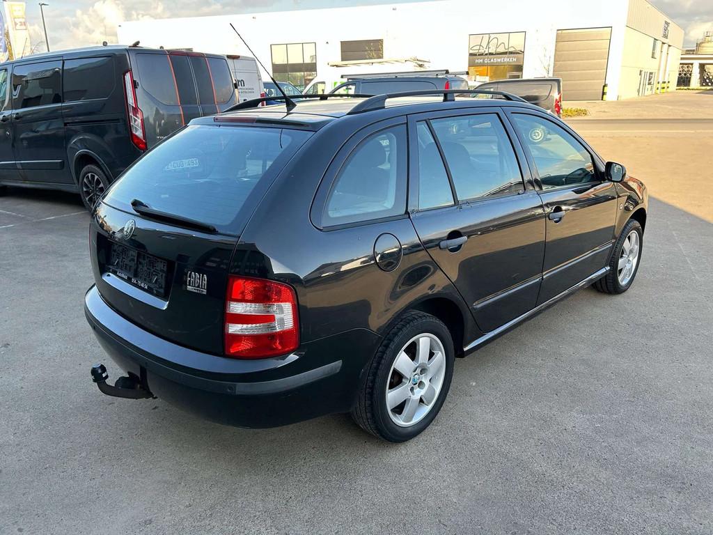 Skoda Fabia 1.4 diesel wagen rijd en start wagen bestemd voo, Auto's, Stof, Gebruikt, 4 cilinders, Zwart