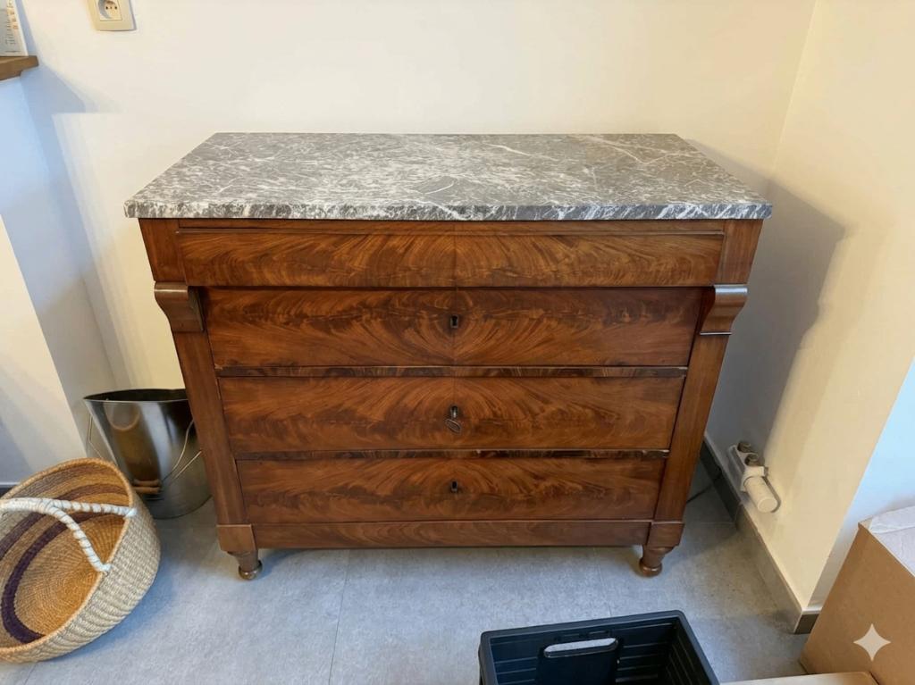 Commode d'époque Louis-Philippe avec marbre, Antiek en Kunst, Antiek | Meubels | Kasten, Ophalen