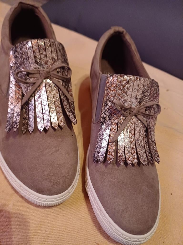 Ladyflex instappers zandkleur Mt41( eerder 40!!), Vêtements | Femmes, Chaussures, Enlèvement ou Envoi, Sabots