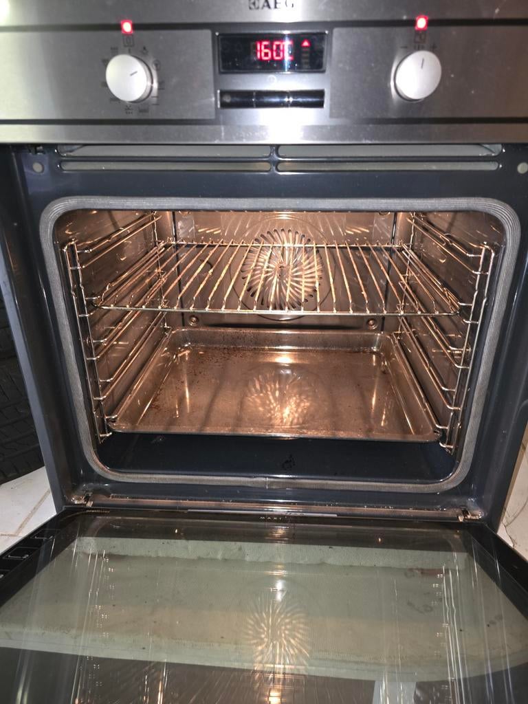 Four AEG encastrable, Four