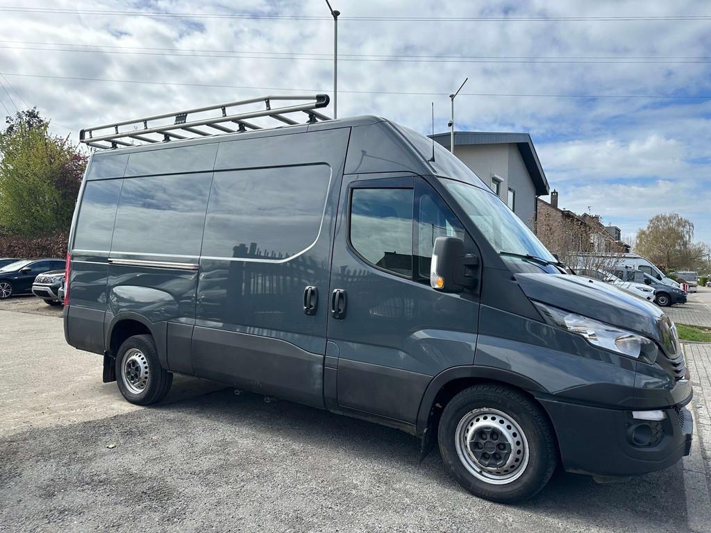 Iveco Daily 3.0 Turbo 35S18V Hi-Matic Automaat 3 Zit Camera, Zwart, 4 cilinders, https://public.car-pass.be/vhr/761d3a69-c1fd-4b73-baa3-03fba1dfd946