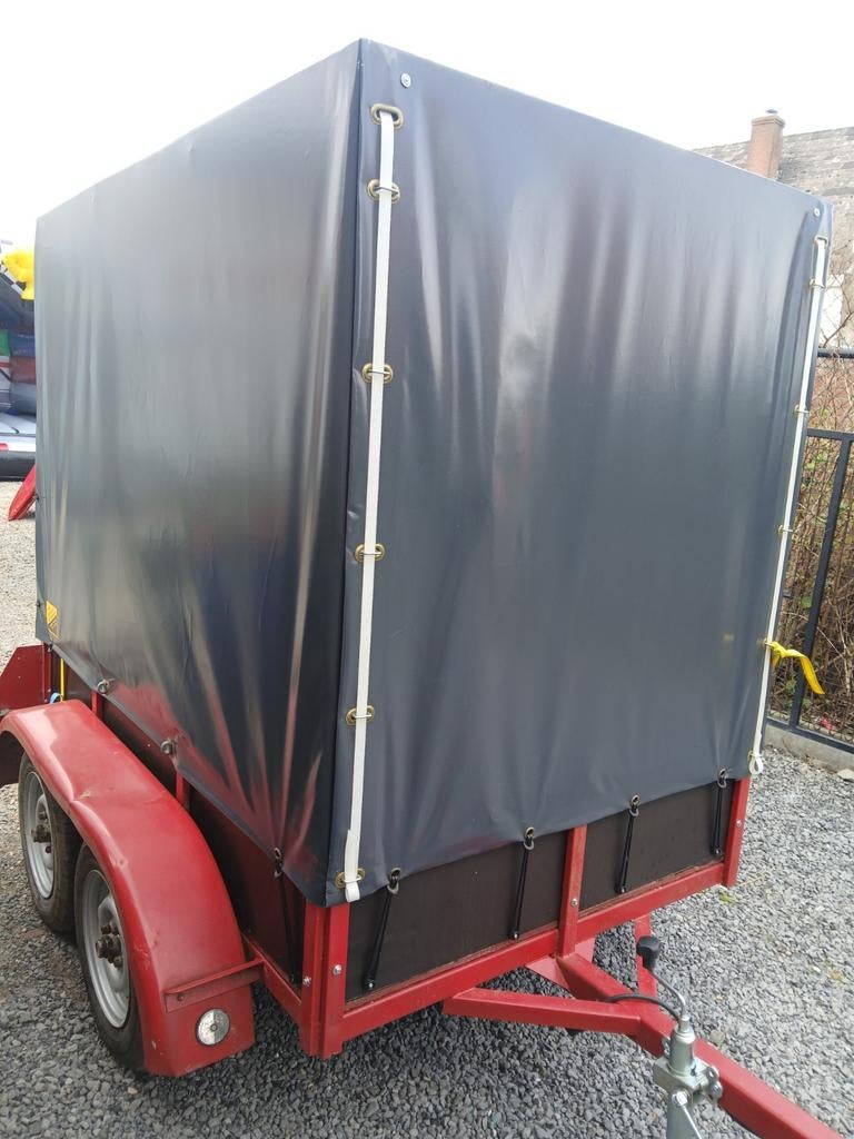 Mooi gesloten aanhangwagen, Enlèvement